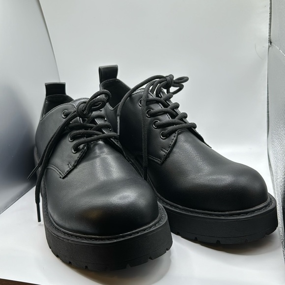 BLACK OXFORD SZ 9 Madden Girl brand new chunky heels four laces closed in shoes - Picture 2 of 11